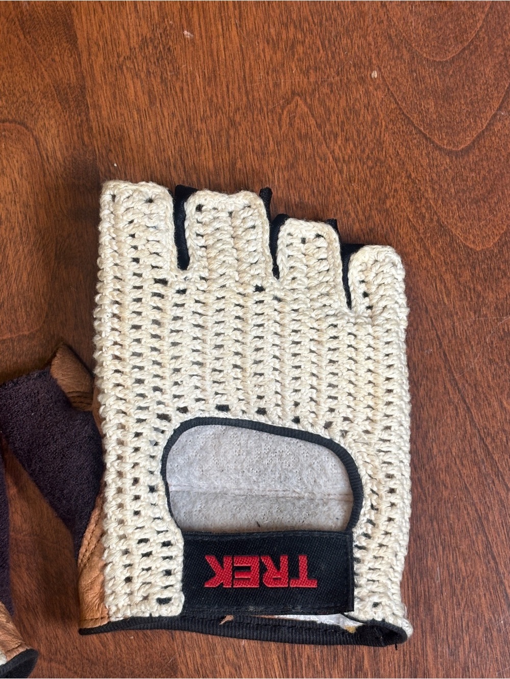 TREK Crochet Fingerless Cycling Gloves in Cream and Brown - Picture 2 of 9